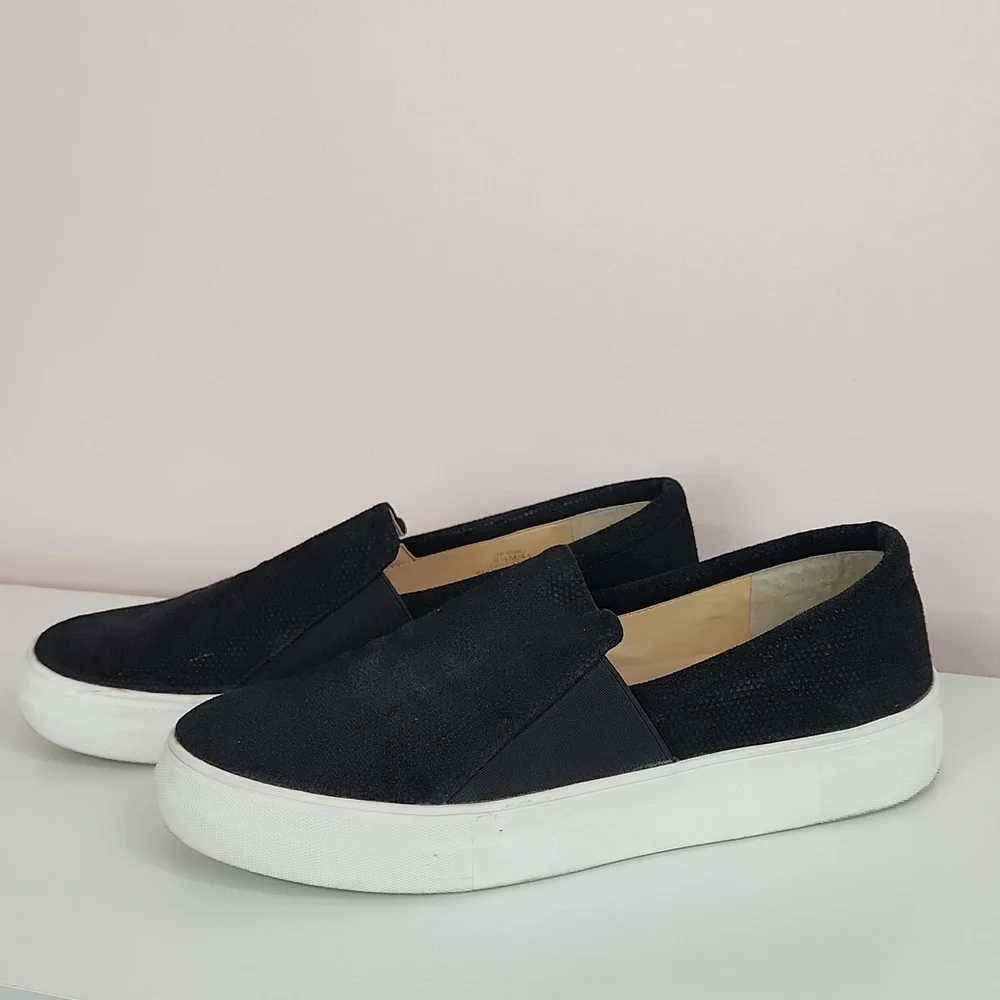 Vince Camuto VP- Korli Black Loafers, size 9.5